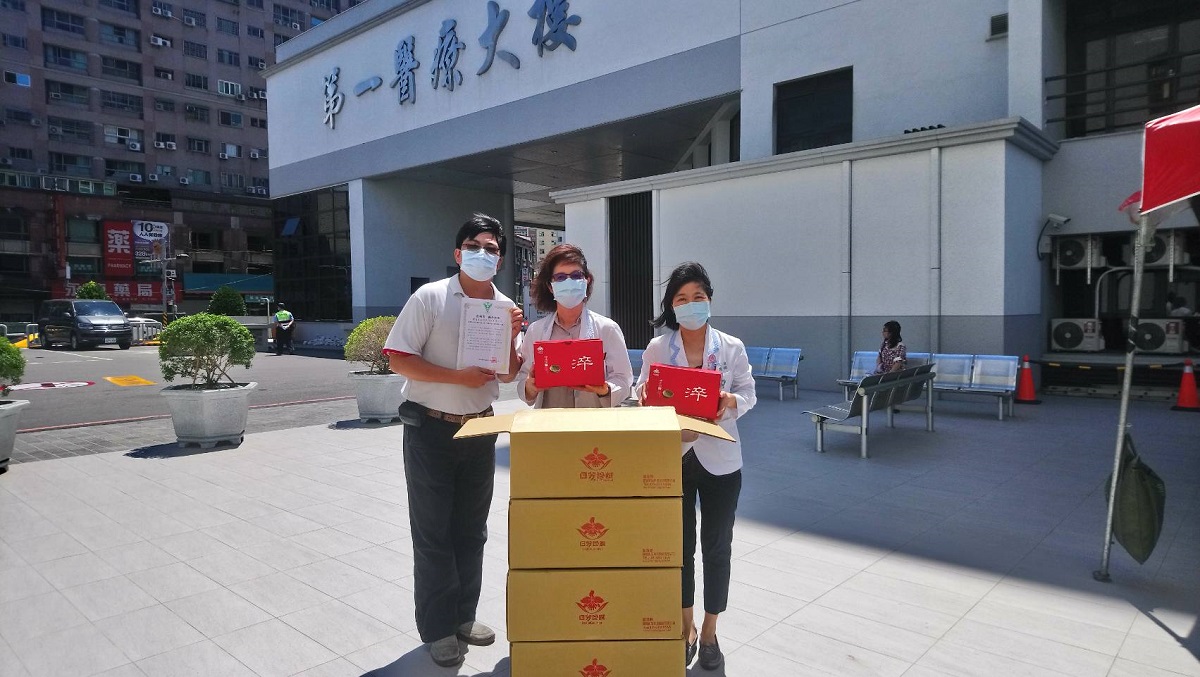一同為醫護加油 日芳珍饌再捐贈奇美醫院3000包淬魚精